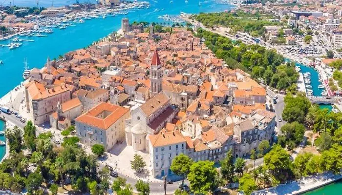 Ones * トロギール